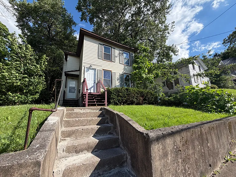 322 Shuart Ave #1 — Photo 1