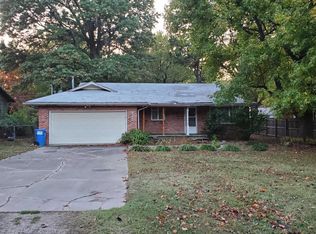 427 N Oak Grove Ave, Springfield, MO 65802