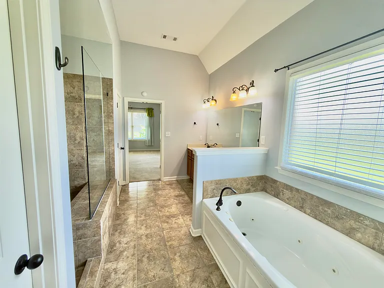 570 Winding Valley Cv — Photo 11