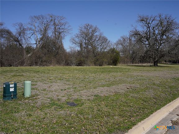 2nd image of 1920 Friars Grove Dr