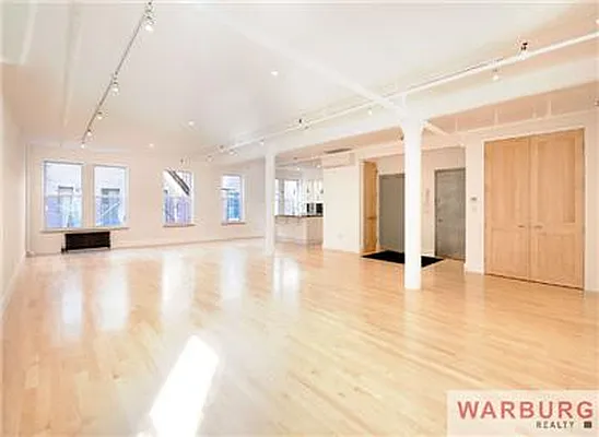 Rented by Warburg | media 23