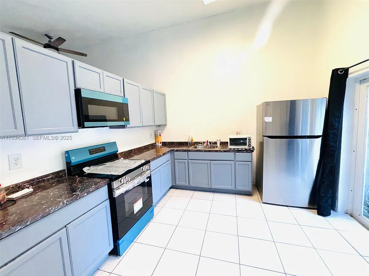 Building Photo - 4634 NW 185th St #4634