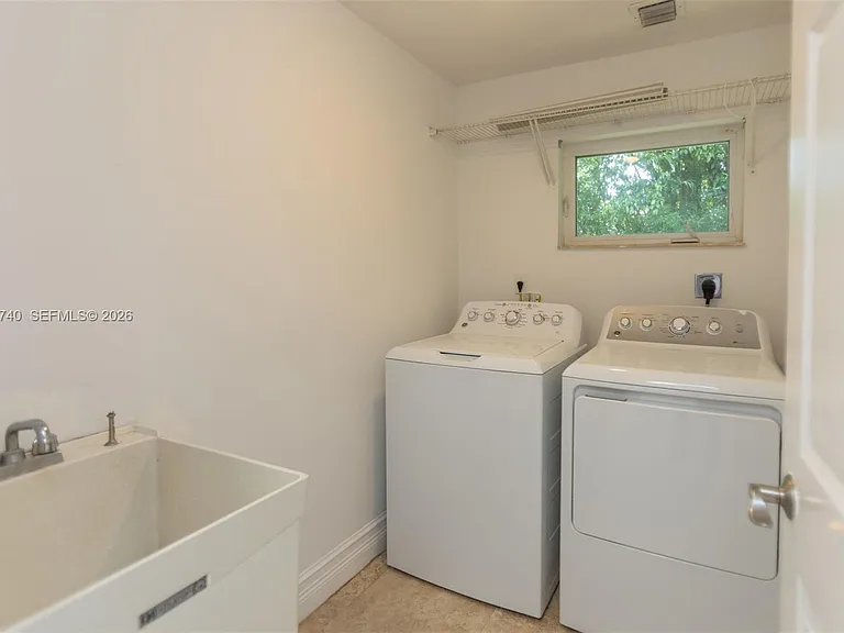 425 N Shore Dr — Photo 27