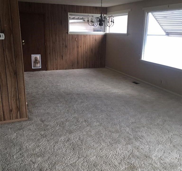 2nd image of 318 N Almira Ave
