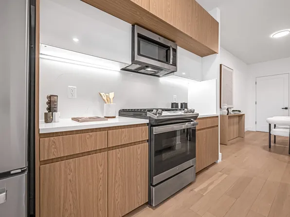 649 38th Street image 11 of 28