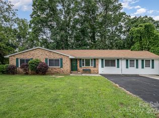 609 Spring St, Mount Holly, NC 28120