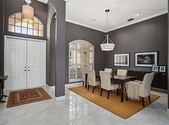 5th image of 215 Henley Dr