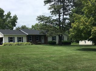 11722 E Hutchison Rd, Mount Vernon, IL 62864