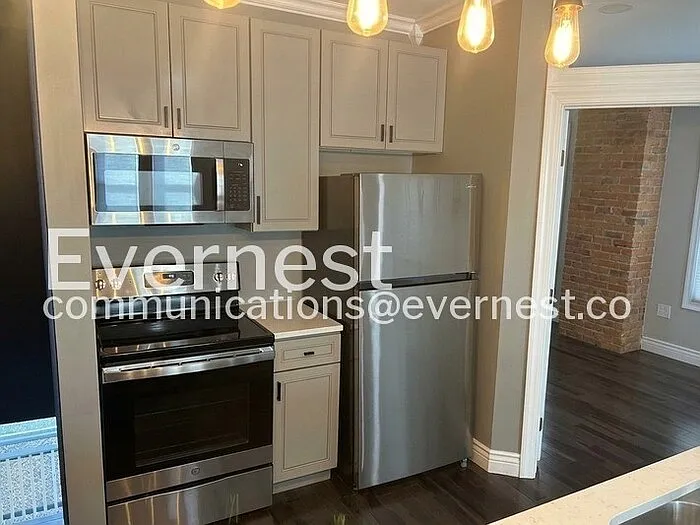 112 Hanford St #B — Photo 4