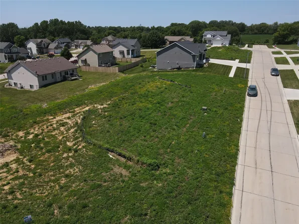 LOT 11 W Lincoln Pl, Indianola, IA 50125