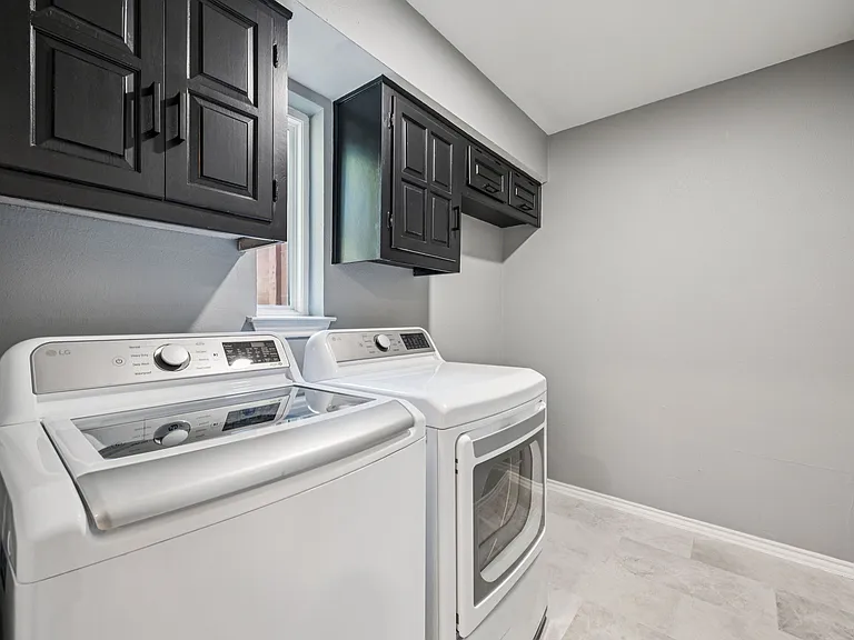 2833 Meadowbrook Dr — Photo 14