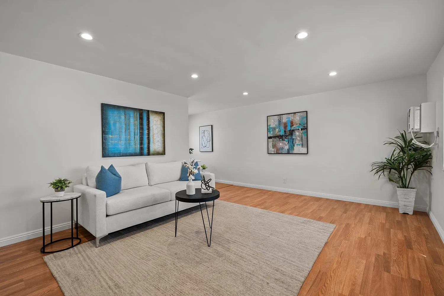 2 bed, 828 sqft, $2,950 — Photo 4