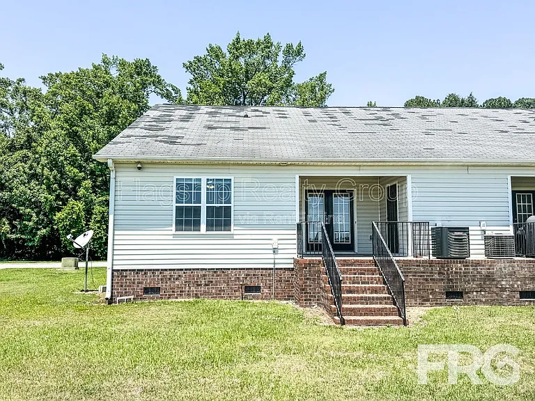 5180 Deveron St #B — Photo 4