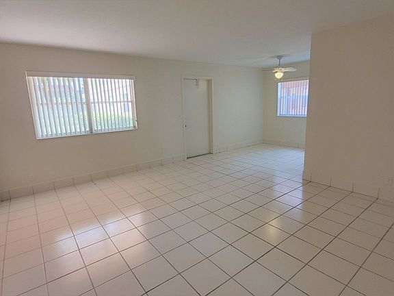 2nd image of 532 Saxony Dr #L