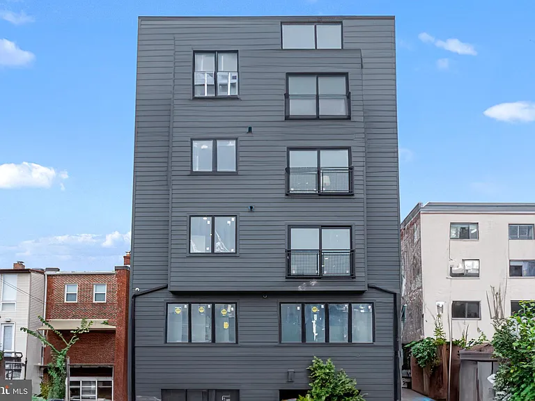 1516 E Capitol St NE #10 — Photo 32