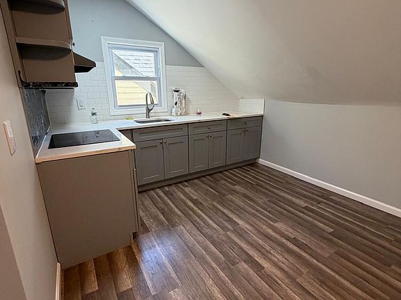5th image of 70 Rosa Parks Blvd #3