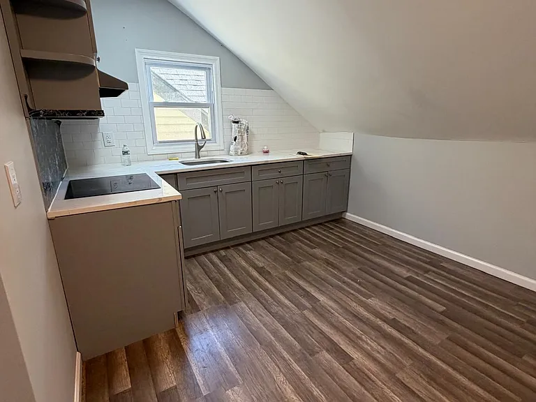 70 Rosa Parks Blvd #3 — Photo 5