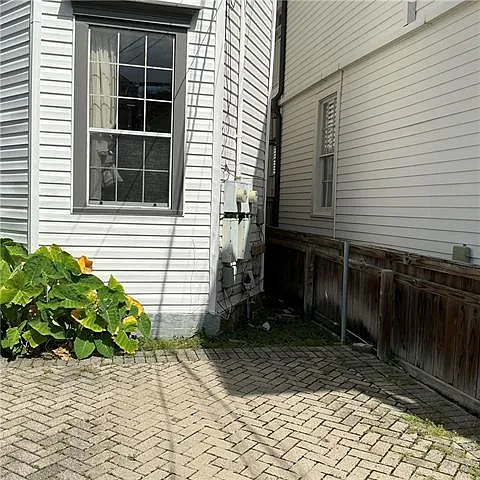 4 bed, 2.0 bath, 2300 sqft, $3,400 — Photo 1