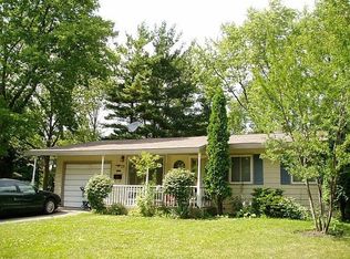 15 Ridge Ln, Geneva, IL 60134