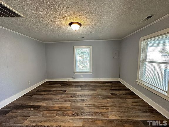 5th image of 803 West St