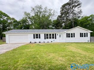 3111 Lewisburg Dr NW, Huntsville, AL 35810