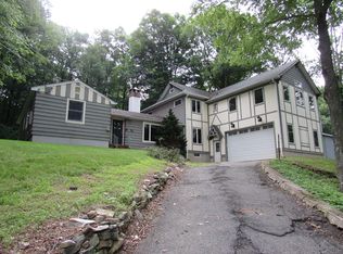 71 Woodlawn Rd, Sparta, NJ 07871