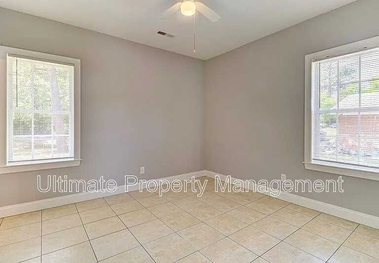 220-1 Rose Ave — Photo 11