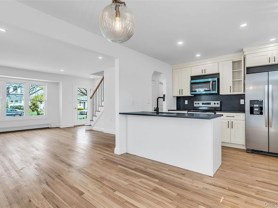 1st image of 1047 Windermere Road