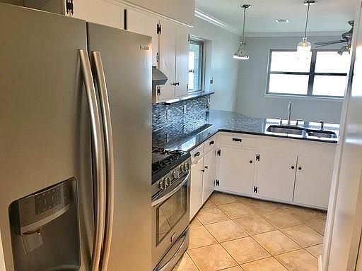 4th image of 9526 Leaside Dr