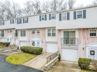12 Crestwood Dr, Allison Park, PA