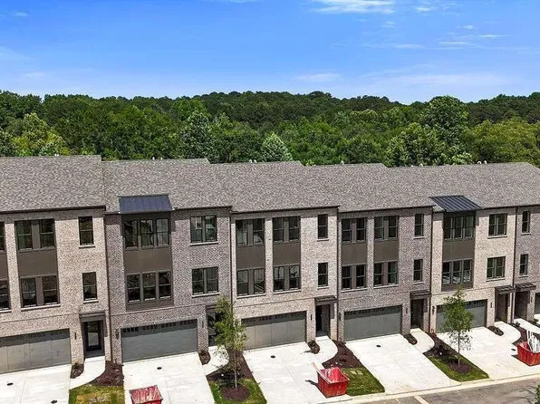 607 Red Clay Farms Ln, Suwanee, GA 30024
