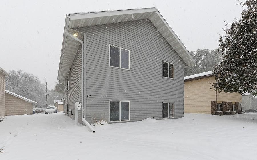 1st image of 437 24th Ave N