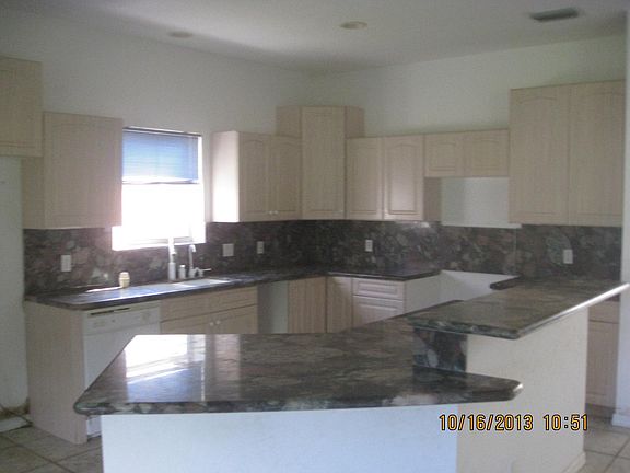 3rd image of 549 NW Pinesap Place