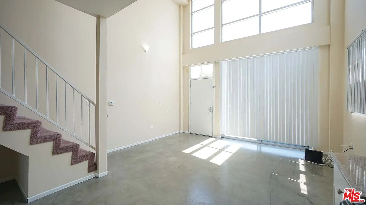 2 bed, 2.0 bath, 1000 sqft, $2,700 — Photo 1