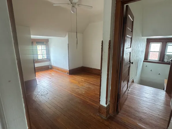 3721 Summit St APT 3, Kansas City, MO 64111