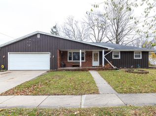 2210 S Clover Ln, Appleton, WI 54915