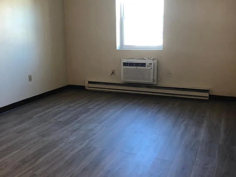 297 Main St #17 — Photo 6