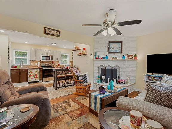 4th image of 103 Independence Ln