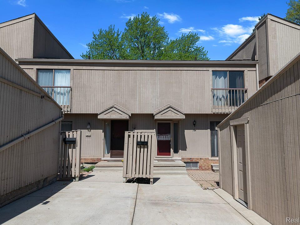 1st image of 794 Oak Brook Ridge Dr