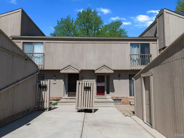 794 Oak Brook Ridge Dr, Rochester Hills, MI 48307
