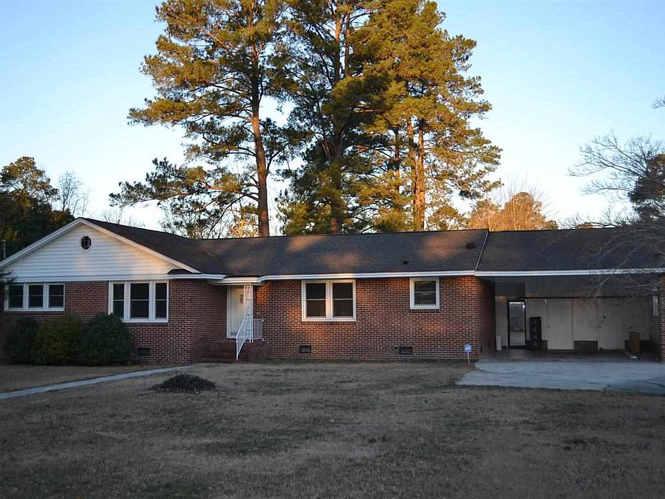 1st image of 1901 Woods Dr