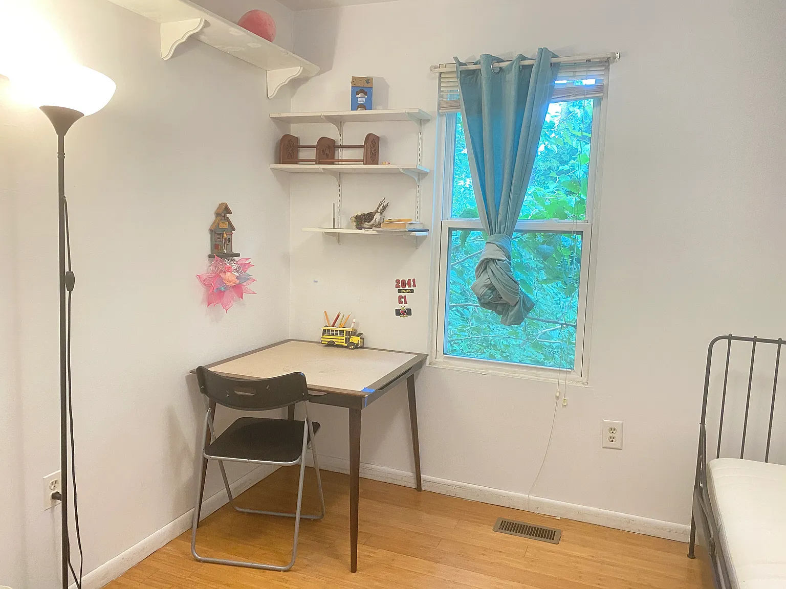 4 bed, 1800 sqft, $650 — Photo 2