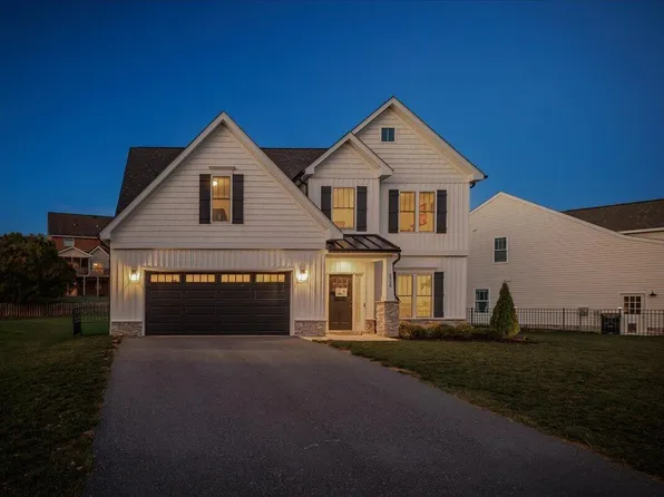 2228 Foxfield Ln, Salem, VA 24153