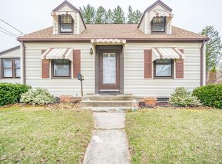 34 Thornton St, Springfield, MA 01104