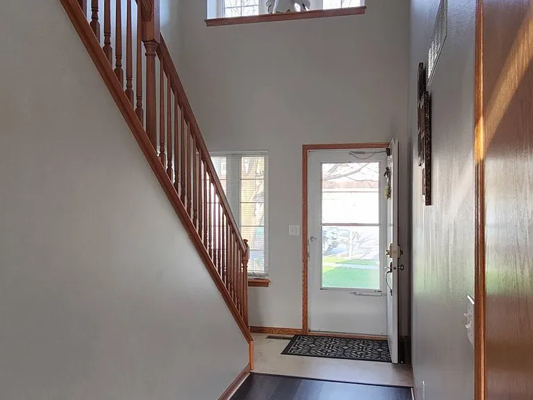 2120 Timber Ln — Photo 3