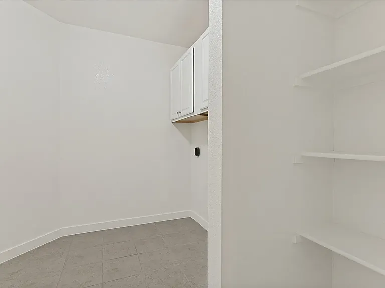 8828 Valley River Dr — Photo 16