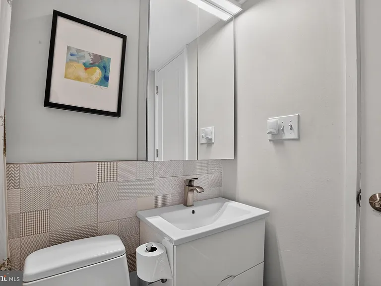 812 Lombard St #4 — Photo 18