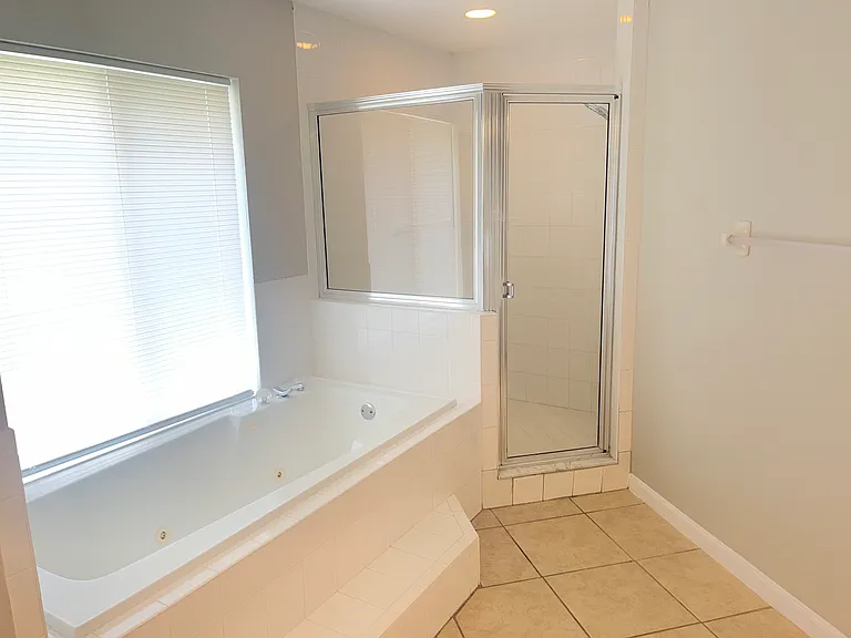 2052 Windwood Ln — Photo 30