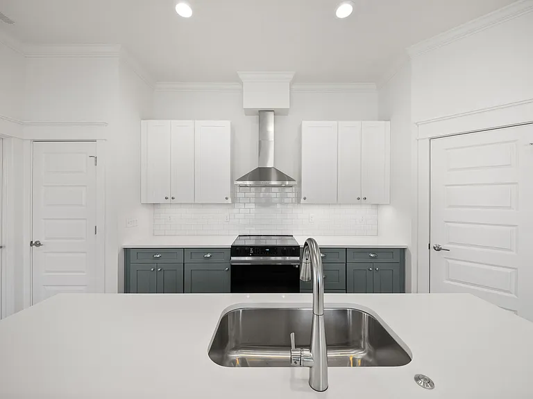 109 Collin Pl #4 — Photo 5