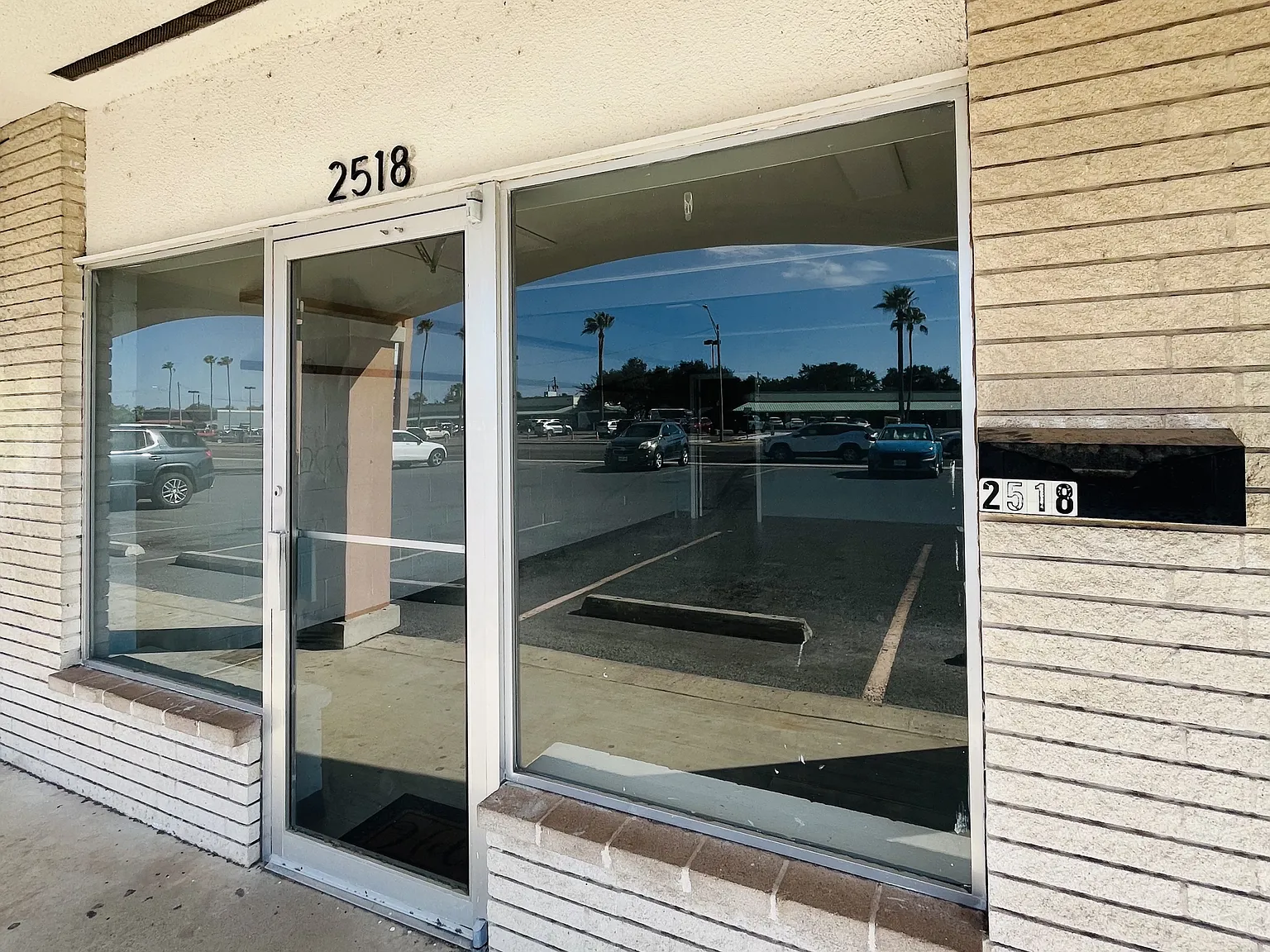 La Palma Center - 2518 — Photo 4